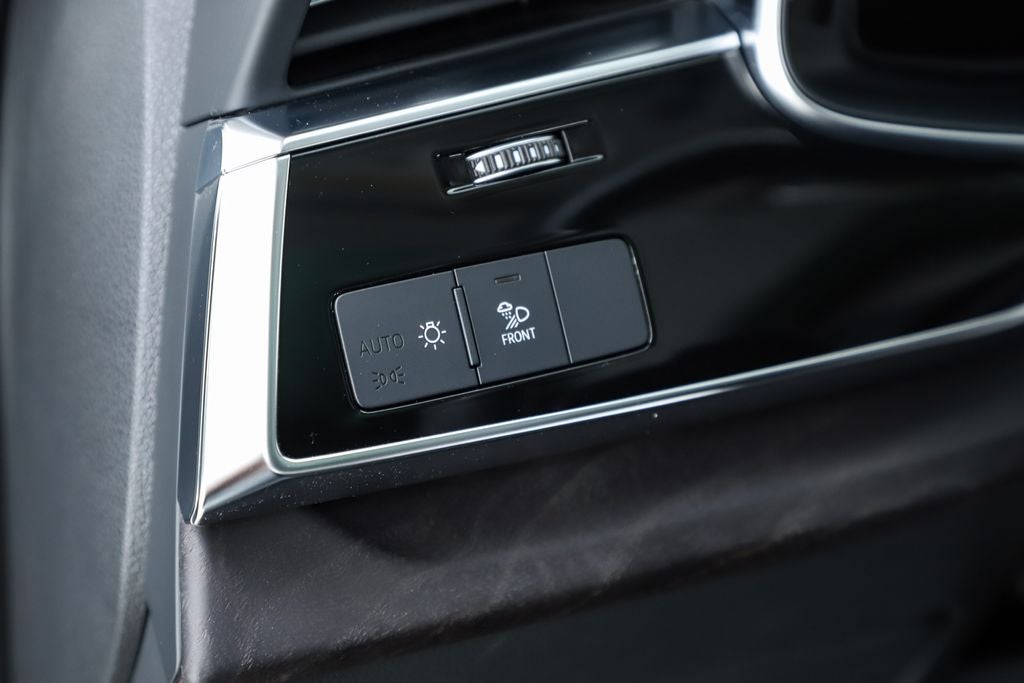 2023 Audi Q8 55 Premium Plus quattro