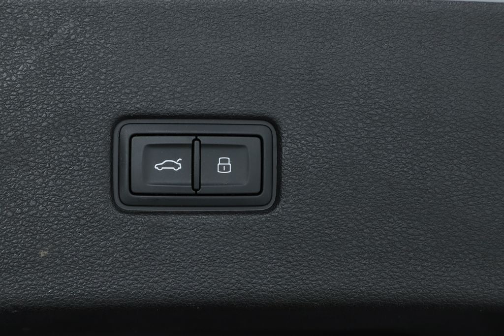 2023 Audi Q8 55 Premium Plus quattro