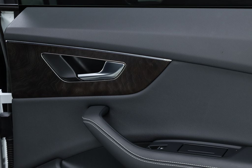 2023 Audi Q8 55 Premium Plus quattro
