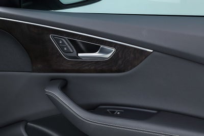 2023 Audi Q8 55 Premium Plus quattro