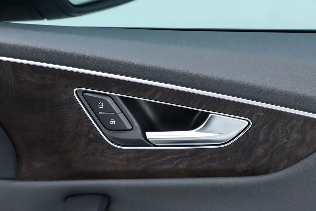 2023 Audi Q8 55 Premium Plus quattro