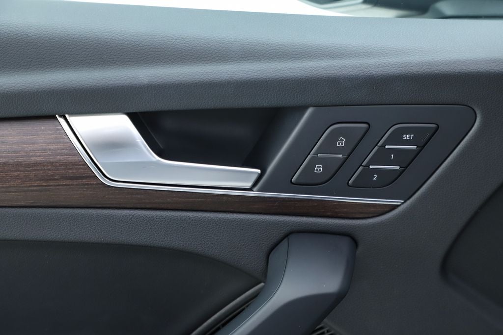 2023 Audi Q5 45 S line Prestige quattro