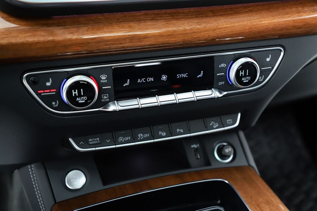 2023 Audi Q5 45 S line Prestige quattro