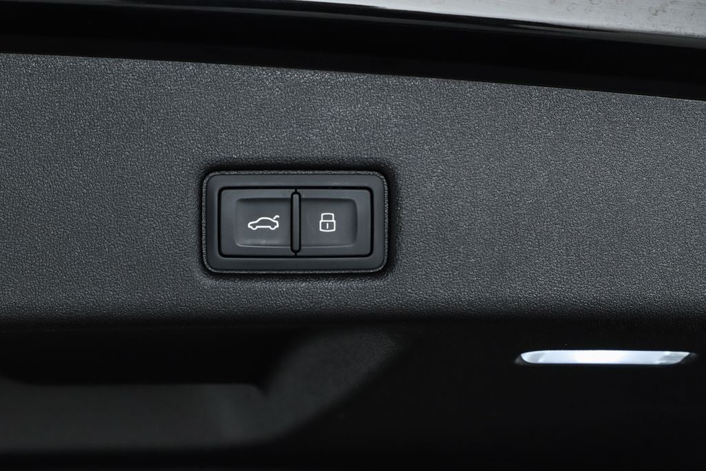 2025 Audi Q5 Sportback 2.0T Prestige quattro