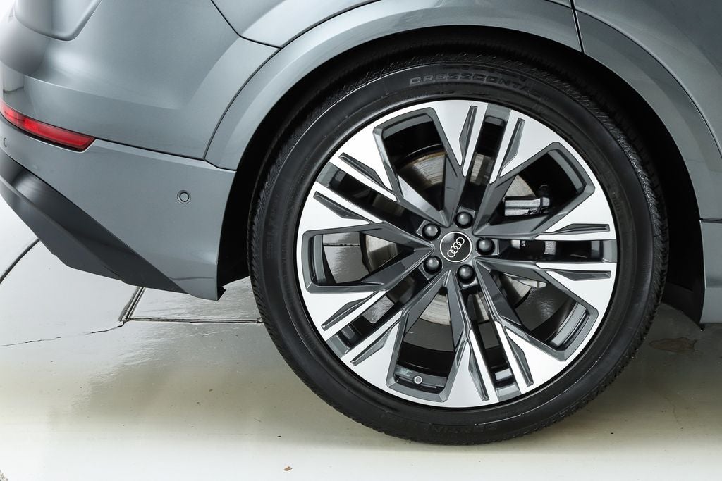 2025 Audi Q8 55 Prestige quattro