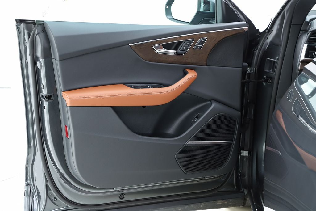 2025 Audi Q8 55 Prestige quattro