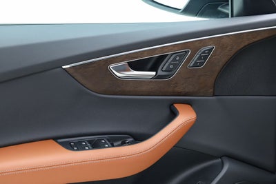 2025 Audi Q8 55 Prestige quattro