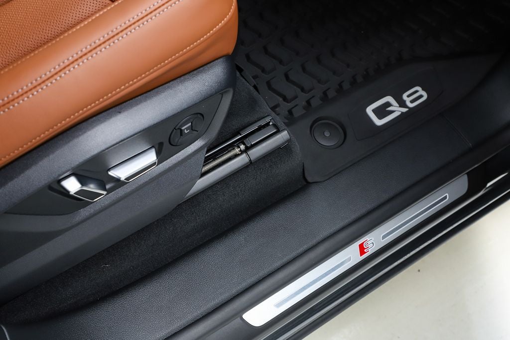 2025 Audi Q8 55 Prestige quattro