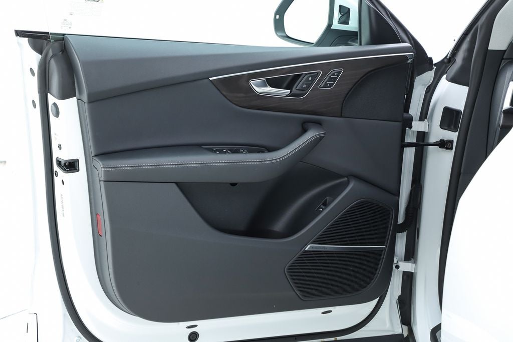 2023 Audi Q8 55 Prestige quattro
