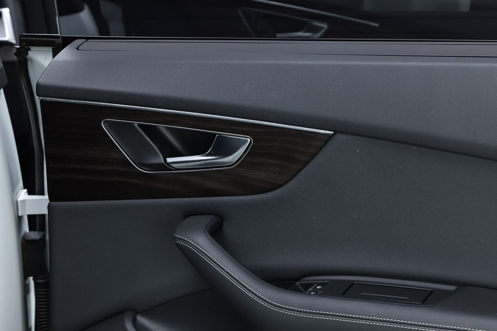 2023 Audi Q8 55 Prestige quattro