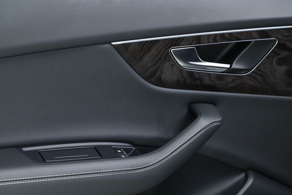 2023 Audi Q8 55 Prestige quattro