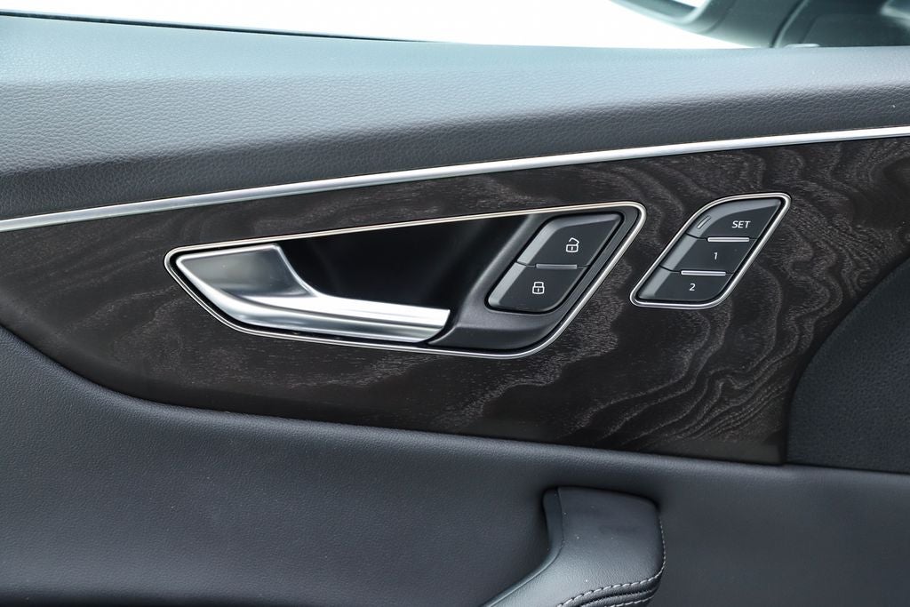 2023 Audi Q8 55 Prestige quattro