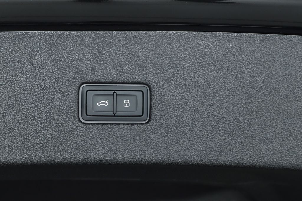 2023 Audi Q8 55 Prestige quattro