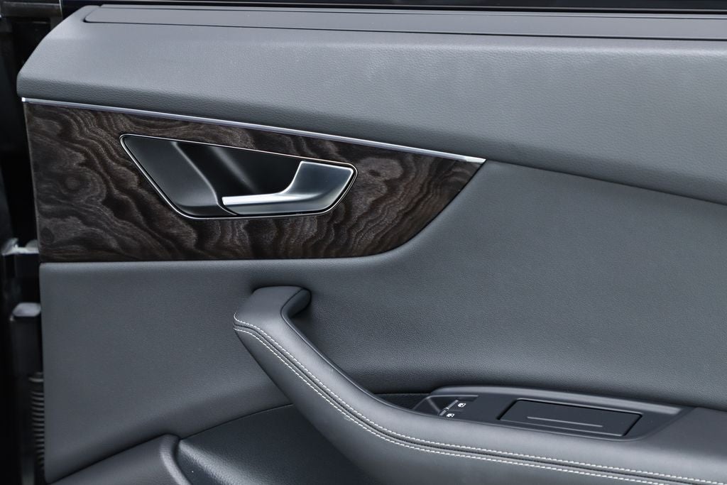 2023 Audi Q8 55 Prestige quattro