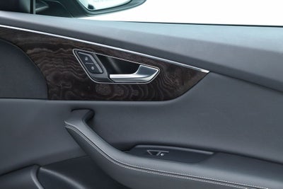 2023 Audi Q8 55 Prestige quattro