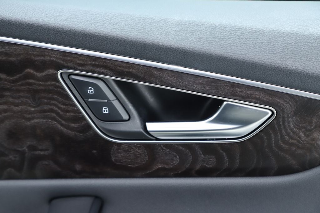 2023 Audi Q8 55 Prestige quattro