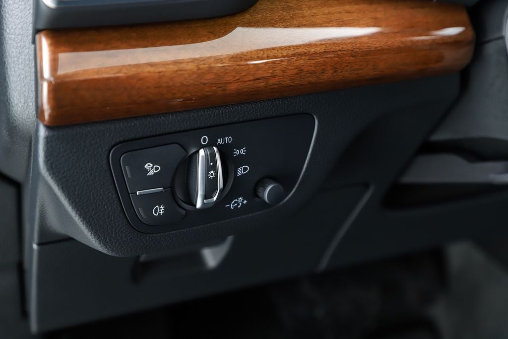 2023 Audi Q5 45 S line Premium quattro