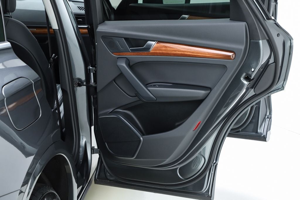 2023 Audi Q5 45 S line Premium quattro