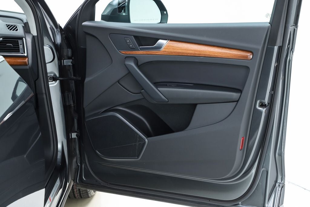 2023 Audi Q5 45 S line Premium quattro