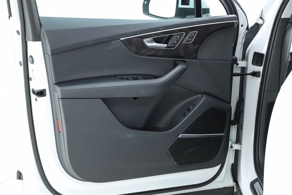 2023 Audi Q7 45 Premium Plus quattro