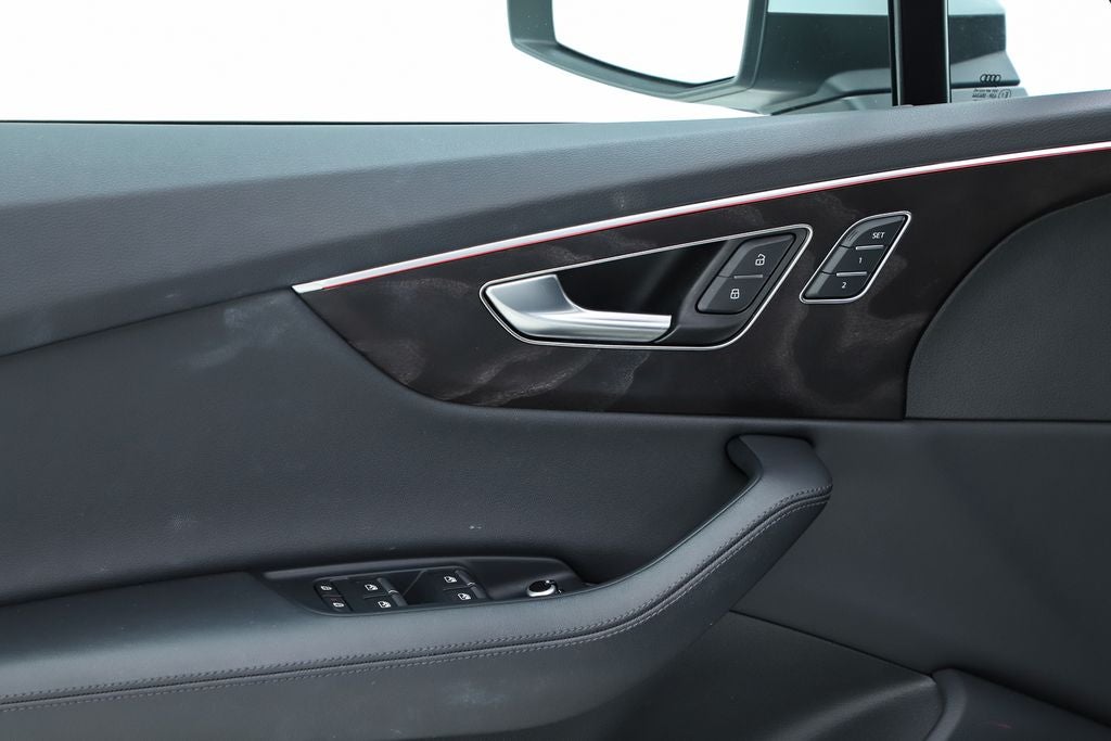 2023 Audi Q7 45 Premium Plus quattro