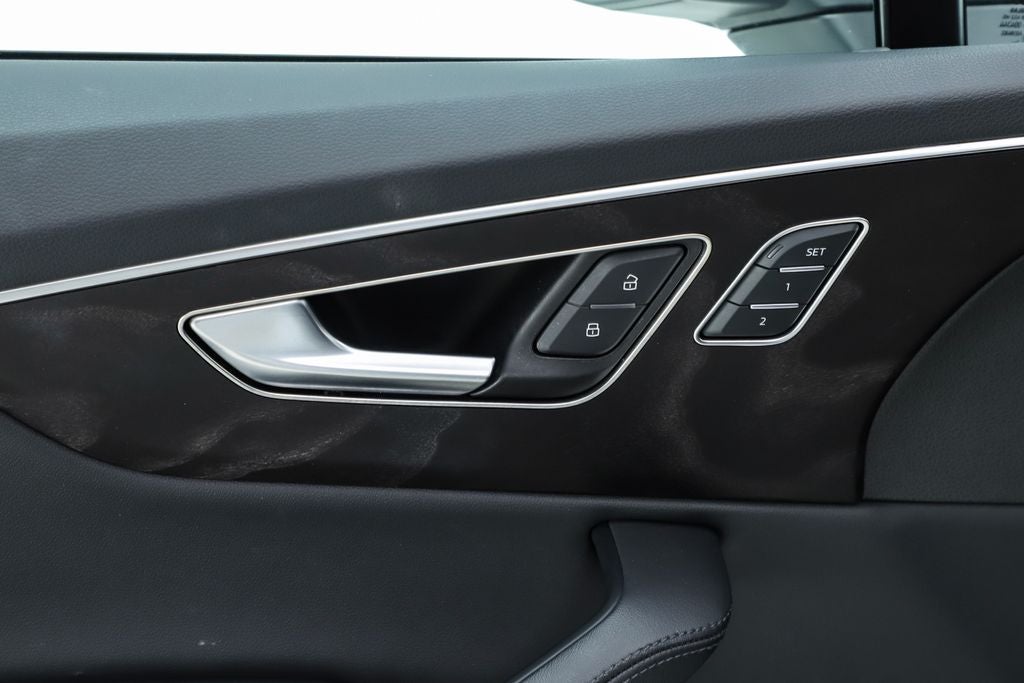 2023 Audi Q7 45 Premium Plus quattro