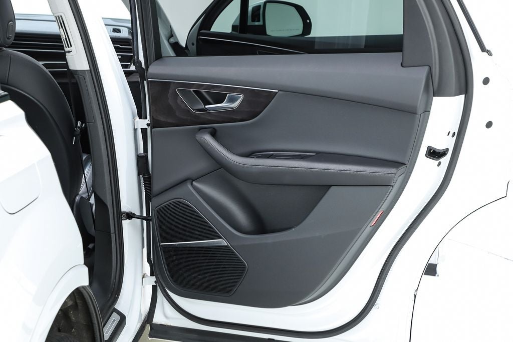 2023 Audi Q7 45 Premium Plus quattro