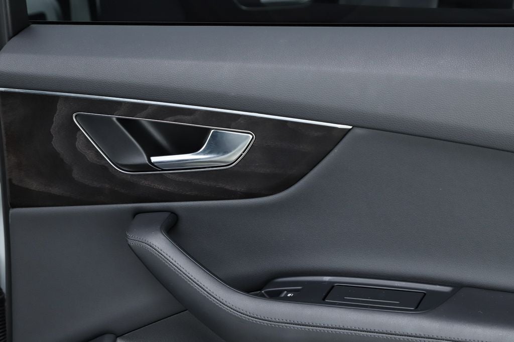 2023 Audi Q7 45 Premium Plus quattro