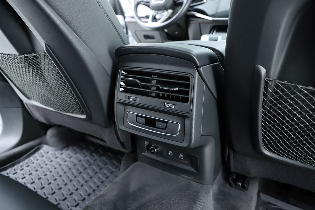 2023 Audi Q7 45 Premium Plus quattro