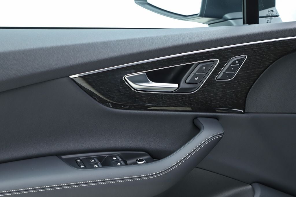 2025 Audi Q7 55 Premium Plus quattro