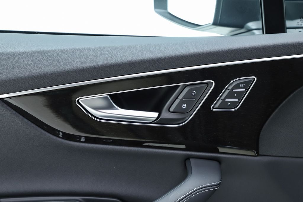 2025 Audi Q7 55 Premium Plus quattro