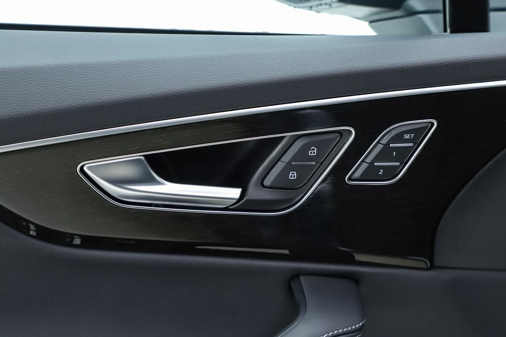 2025 Audi Q7 55 Premium Plus quattro