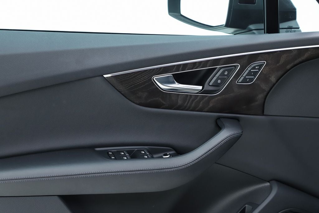 2023 Audi Q7 55 Premium Plus quattro