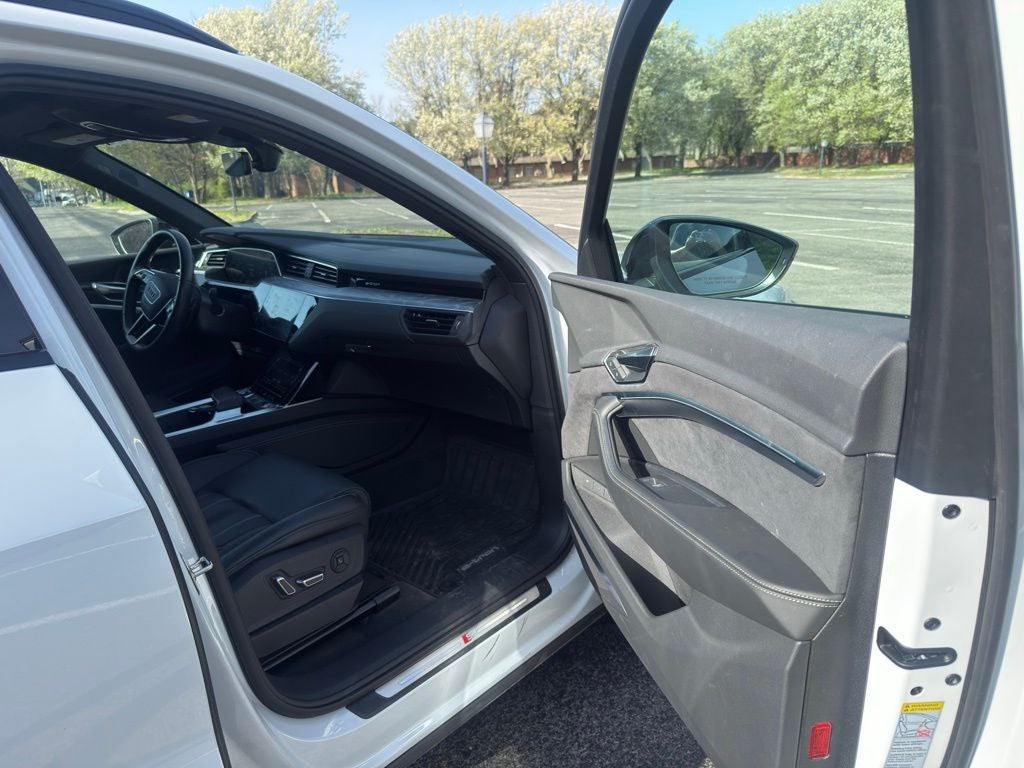 2023 Audi e-tron Prestige quattro