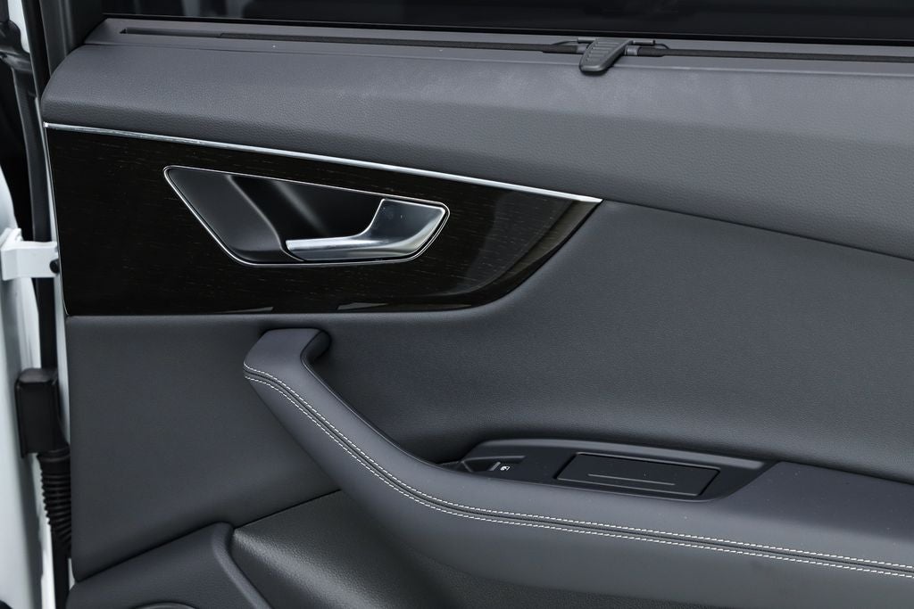 2025 Audi Q7 55 Prestige quattro
