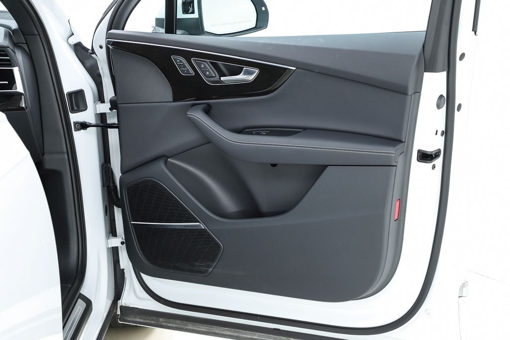 2025 Audi Q7 55 Prestige quattro