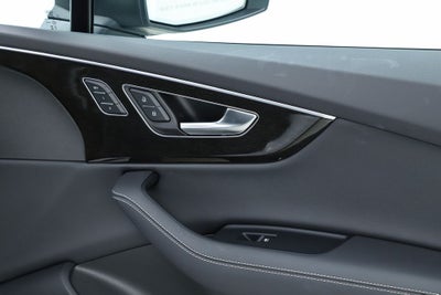 2025 Audi Q7 55 Prestige quattro