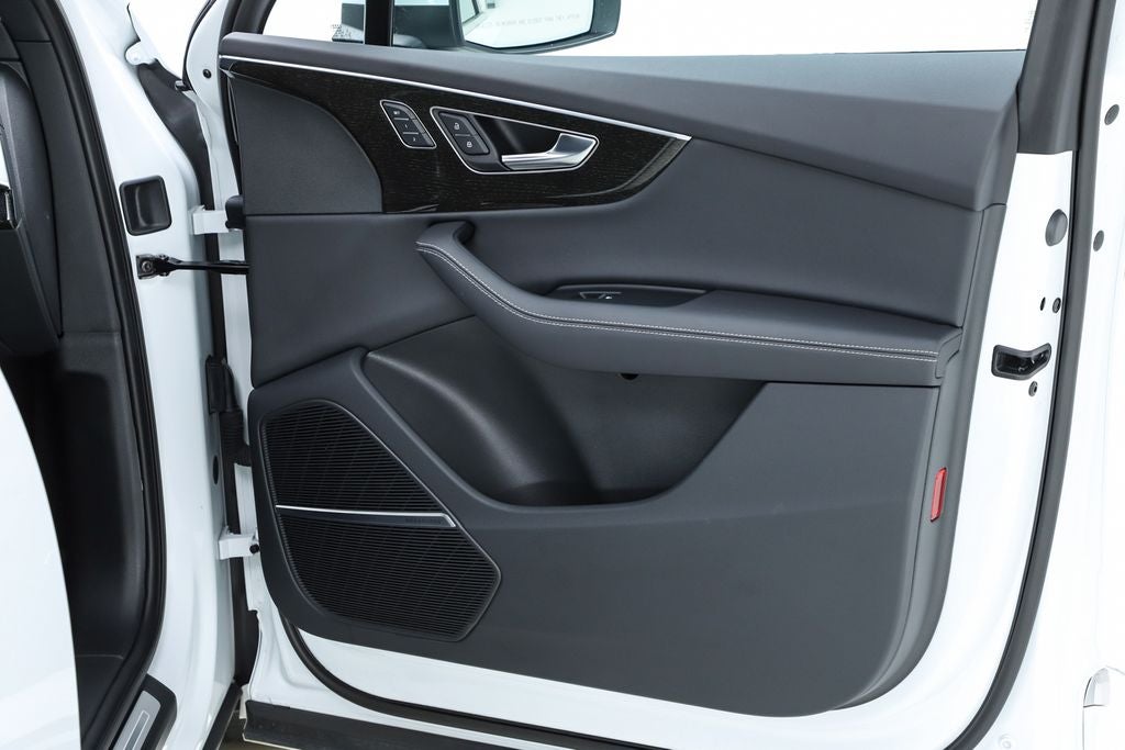 2025 Audi Q7 55 Prestige quattro