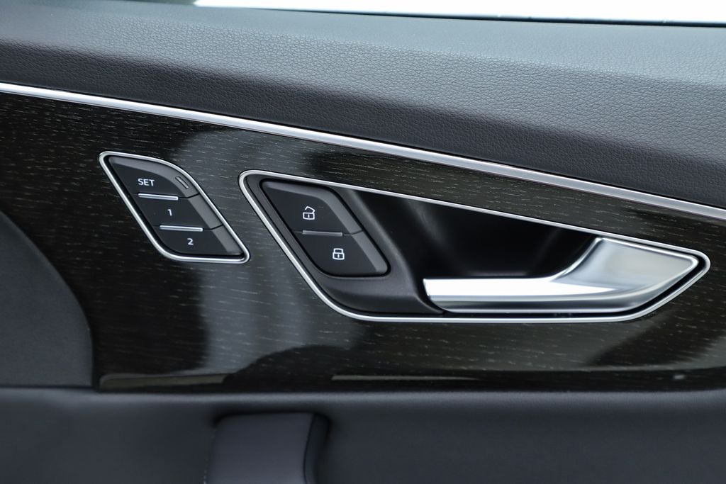 2025 Audi Q7 55 Prestige quattro