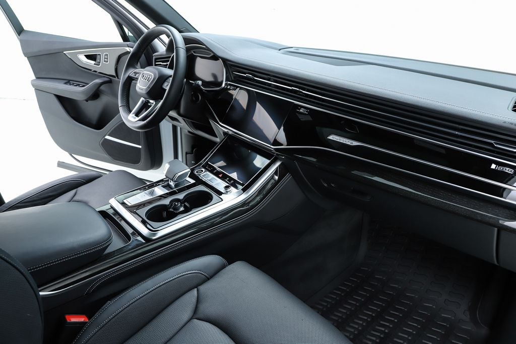 2025 Audi Q7 55 Prestige quattro
