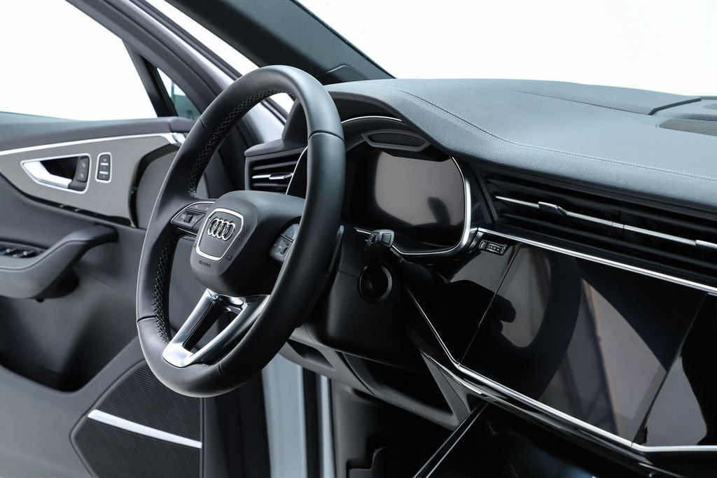 2025 Audi Q7 55 Prestige quattro