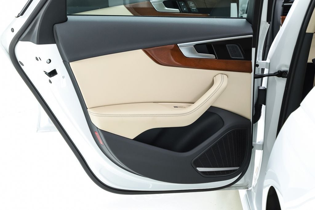 2023 Audi A4 40 Premium Plus quattro
