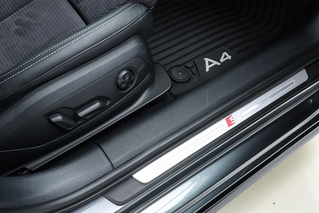 2023 Audi A4 45 S line Premium Plus quattro