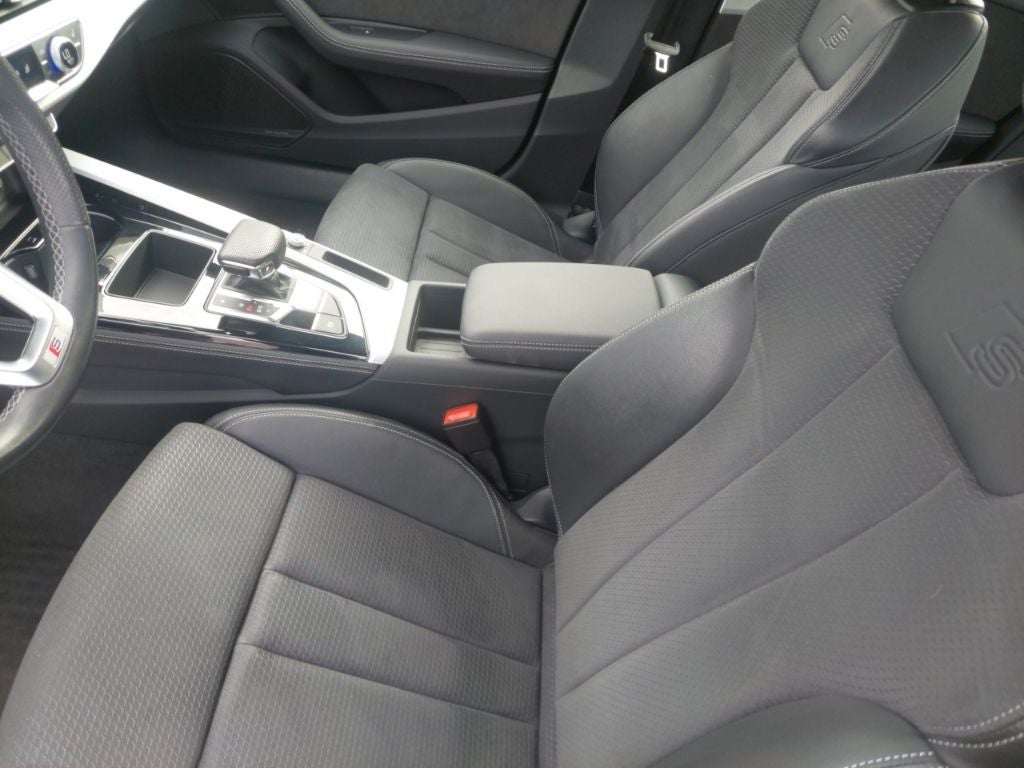2023 Audi A4 45 S line Premium Plus quattro