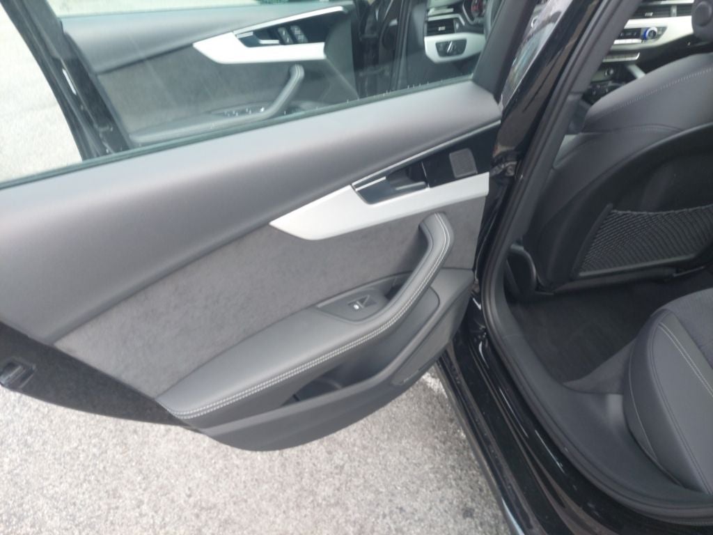 2023 Audi A4 45 S line Premium Plus quattro