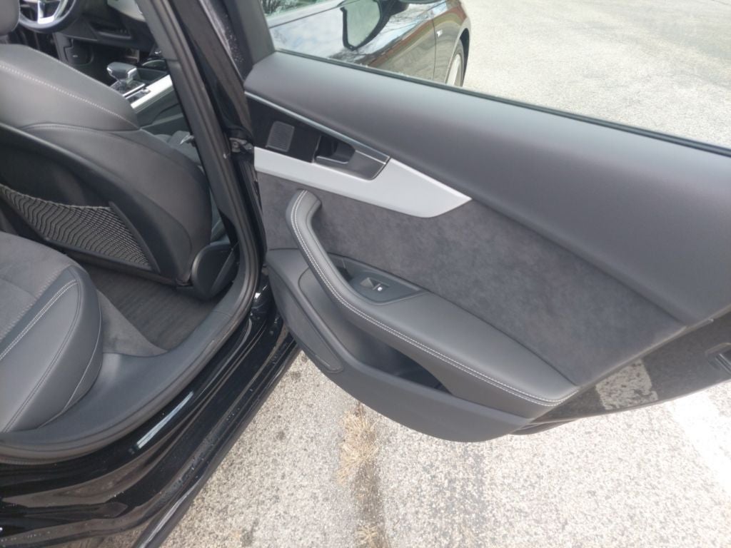 2023 Audi A4 45 S line Premium Plus quattro