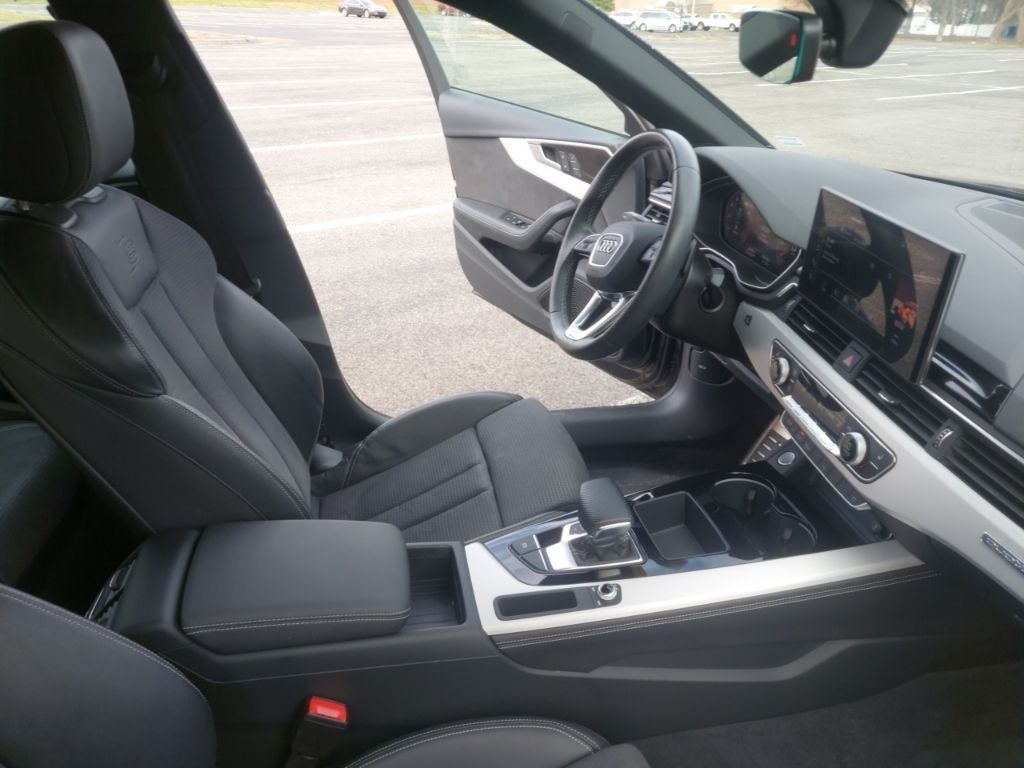 2023 Audi A4 45 S line Premium Plus quattro
