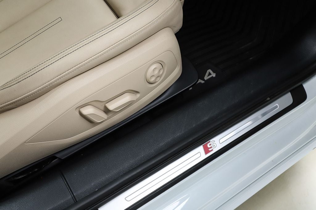 2023 Audi A4 45 S line Premium Plus quattro