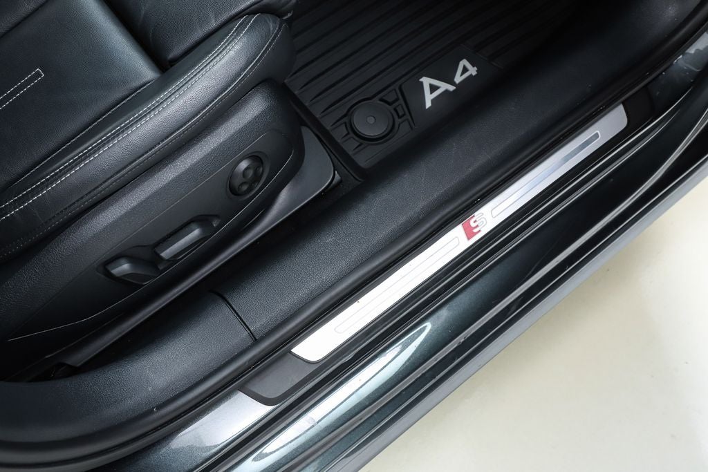 2023 Audi A4 45 S line Premium Plus quattro