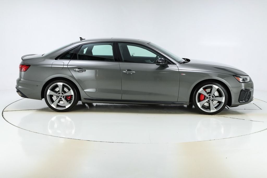 2023 Audi A4 45 S line Prestige quattro